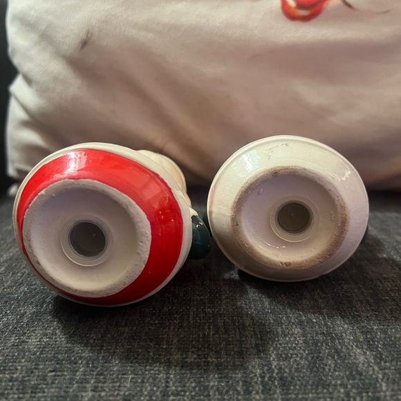 Vintage 1960s winking Holt Howard Santa salt and pepper  shakers - Picture 5 of 10